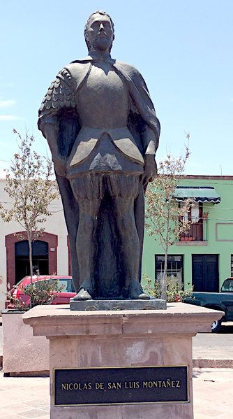 Archivo:Nicolás de San Luis Montáñez-estatua.png
