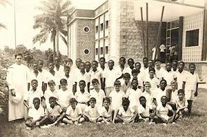 Foto de alumnos del Colegio La Salle en Guinea Ecuatorial